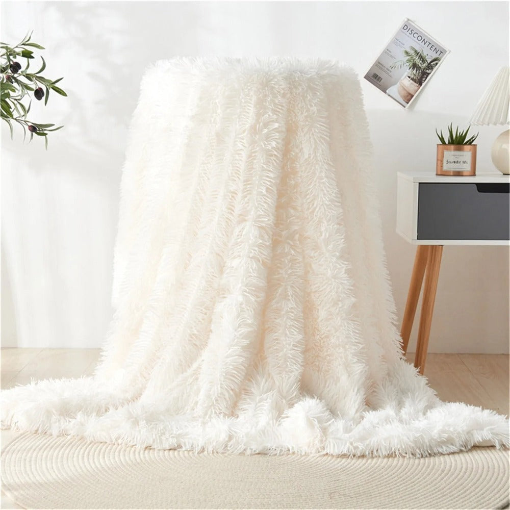 Faux Fur Throw Blanket – Soft Reversible Blanket for Home & Travel Use