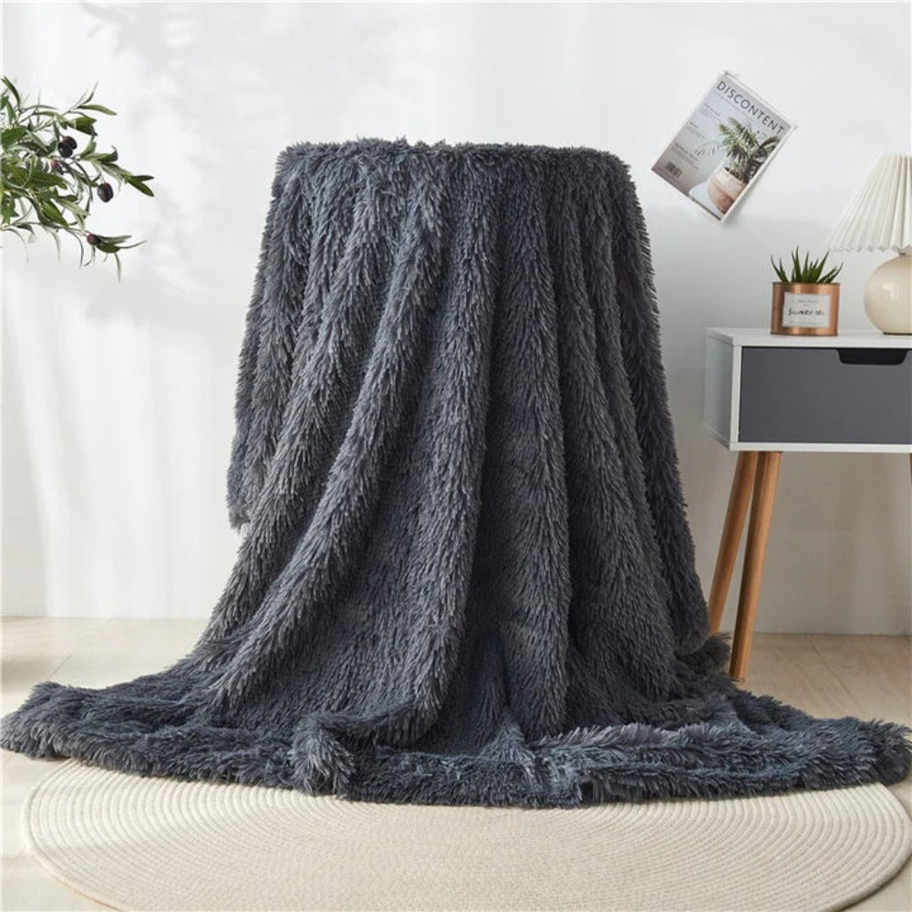 Faux Fur Throw Blanket – Soft Reversible Blanket for Home & Travel Use