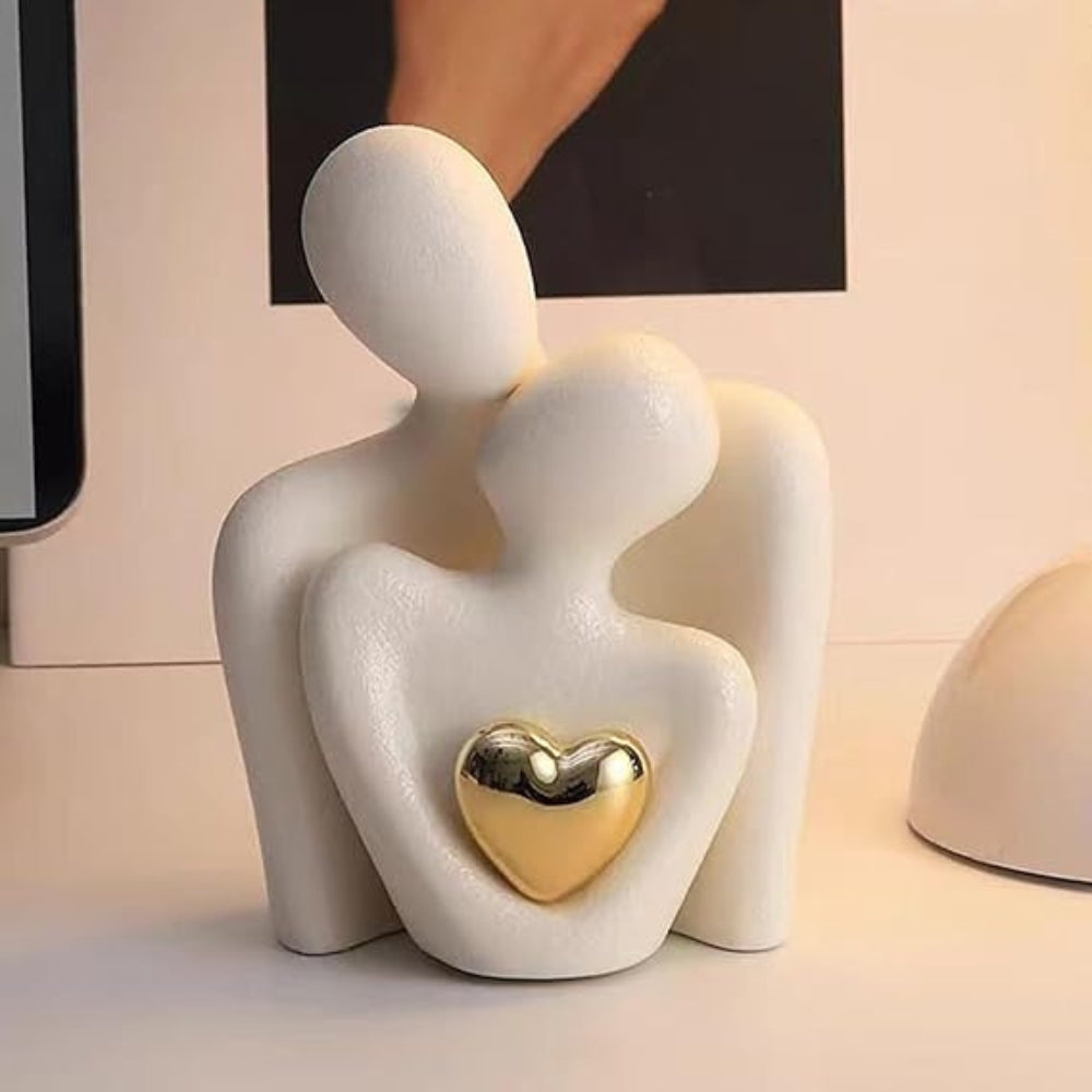 Abstract Lovers Figurine – Minimalist Resin Sculpture with Golden Heart Detail