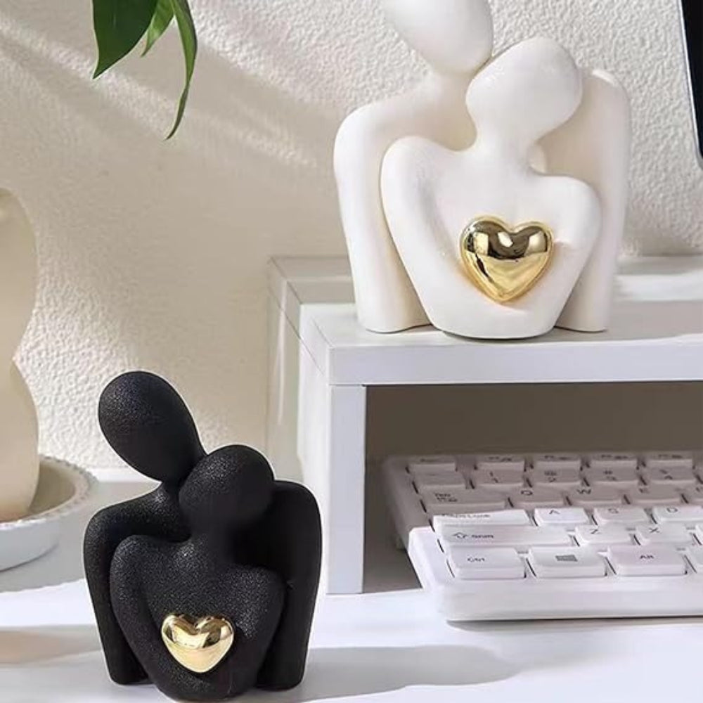 Abstract Lovers Figurine – Minimalist Resin Sculpture with Golden Heart Detail
