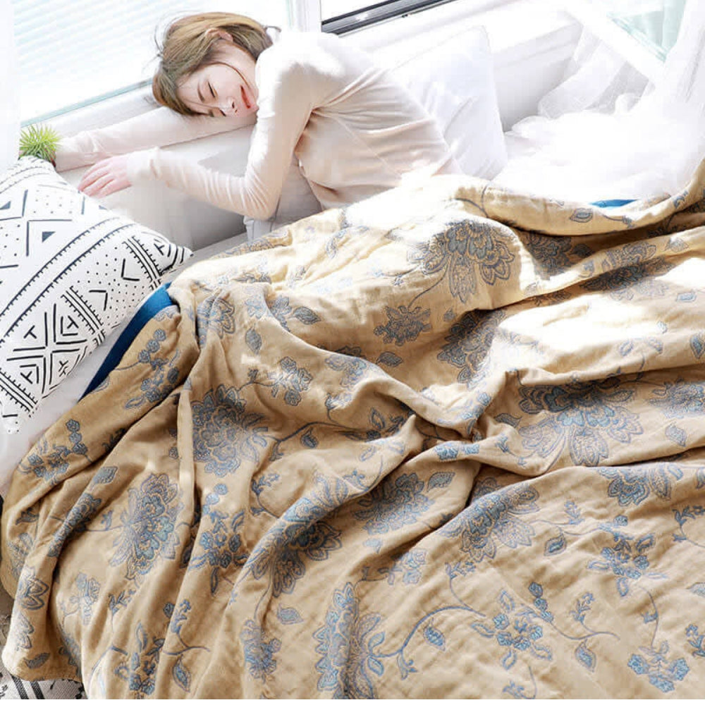Floral Dream Comfort Blanket – 100% Cotton Five-Layer Gauze Throw with Floral Pattern