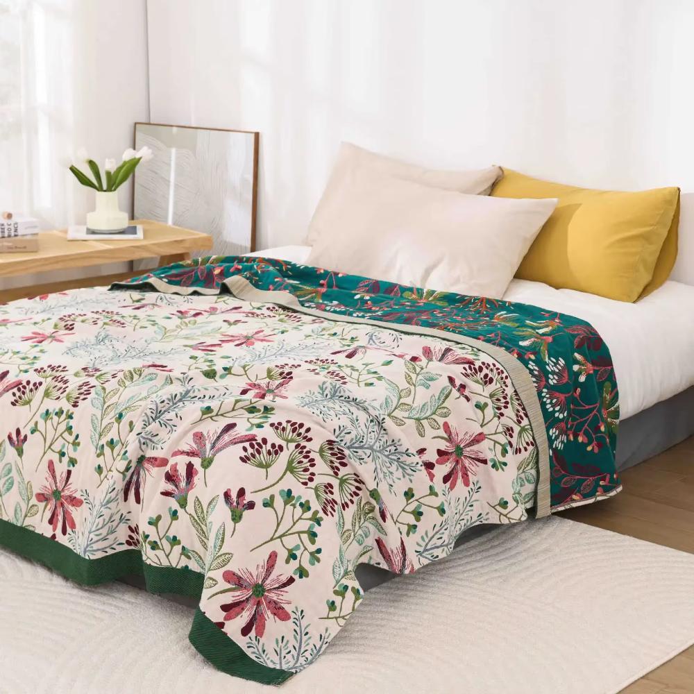 Organic Cotton Gauze Blanket – 4-Layer Lightweight Throw for Indoor & Outdoor Use