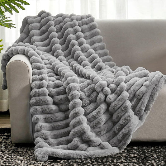 Plush Ribbed Throw Blanket – Soft All-Season Blanket for Home & Travel
