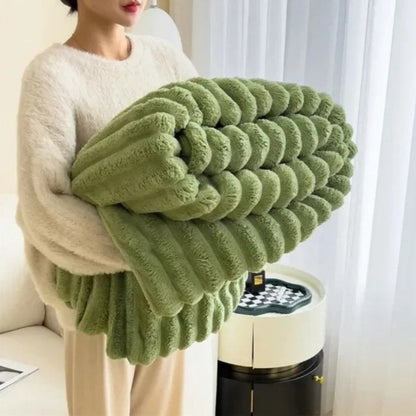 Plush Ribbed Throw Blanket – Soft All-Season Blanket for Home & Travel