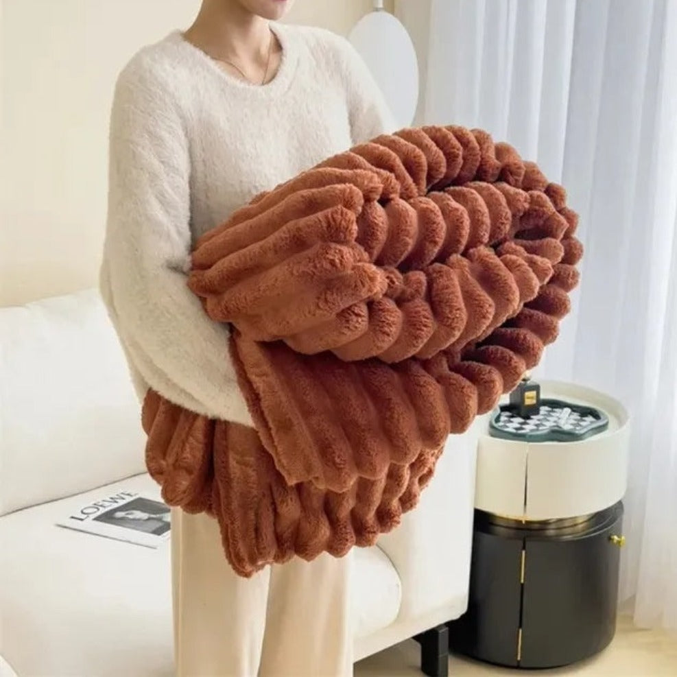 Plush Ribbed Throw Blanket – Soft All-Season Blanket for Home & Travel