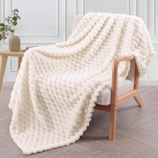 Marshmallow Comfort Throw Blanket – Ultra-Soft, All-Season Plush Throw with Checkered Pattern