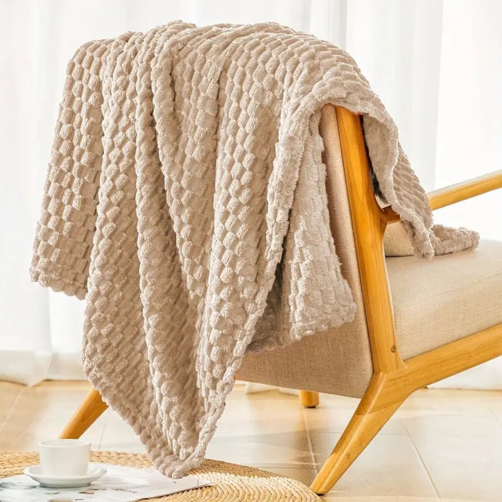Marshmallow Comfort Throw Blanket – Ultra-Soft, All-Season Plush Throw with Checkered Pattern